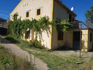 Finca agrícola de 3ha con casa de 200m2
