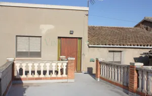 Masia rural con terreno cerca de la ciudad