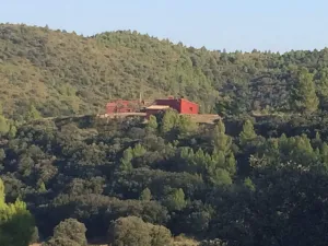 Finca agrícola con coto de caza y masia