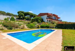 Finca Rústica Exclusiva con Vistas al Mar en Argentona