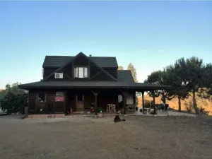 Finca con establos y pista de equitación en paraje natural . Documentacion en Regla