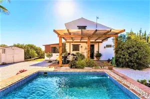 Preciosa casita rustica con vistas al mar.