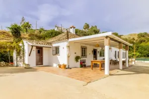 Finca Ecuestre con Cortijo Andaluz cerca de l