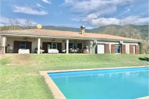 FINCA EN ENSUEÑO EN LA ZONA DE GREDOS.