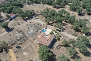 CASA DE CAMPO TOTALMENTE EQUIPADA CON PISCINA
