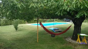 Parcela rustica con piscina