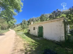 4,5 has, 3 viviendas, olivar, sierra, pozo