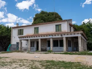OPORTUNIDAD ÚNICA DE INVERSIÓN EN ALICANTE – FINCA CON ALTO POTENCIAL TURÍSTICO