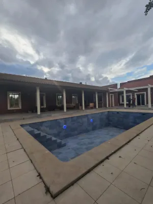 Exclusiva finca con amplias instalaciones y múltiples posibilidades en Sangonera la Seca