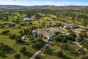 ^**^ACTIVO PATRIMONIAL ÚNICO EN ESPAÑA –4.500 HECTÁREAS DE DEHESA, CAZA, RECURSOS NATURALES Y EXPLOTACIÓN AGROFORESTAL^**^