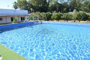 Finca con vivienda reformada y piscina