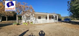 FINCA A 4 KM DE RAVAL DE CRIST  (TORTOSA) CON CASA Y PISCINA CON BUEN ACCESO - Z/ GALATXO