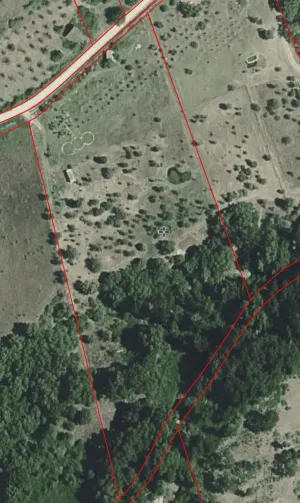 Finca rústica de 2ha con luz, pozo y rio