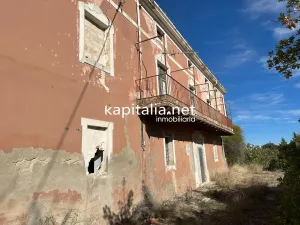 CASERÓN Y FINCA RÚSTICA A LA VENTA EN BOCAIRENT