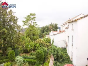 Casa Señorial con Gran Parcela en Pleno Centro de Constantina