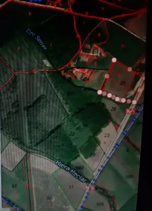 VENDO 3 HECTÁREAS DE TERRENO EN GIRONA