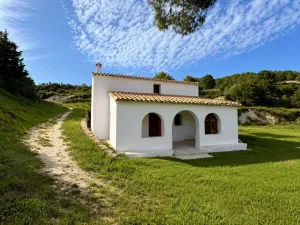 Finca con vistas al mar en Teulada · 7.300 m2 de parcela y casa para reformar con gran potencial