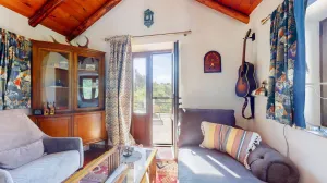 Villa de estilo rustico en Casares, parcela 30.000m