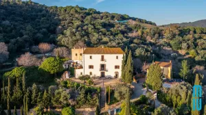 Exclusiva masía del Siglo XV totalmente reformada con licencia turística