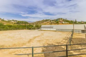 Finca Ecuestre con Cortijo Andaluz cerca de l