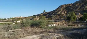 Huerta con casa de aperos, punto de luz y aljibe en los tollos, Archena.