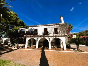 Finca ecuestre de estilo Mediterráneo.