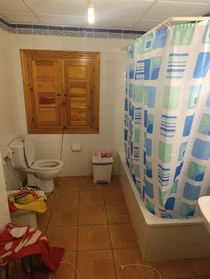 Casa de campo habitable en Mula con 80.000 m2 de parcela