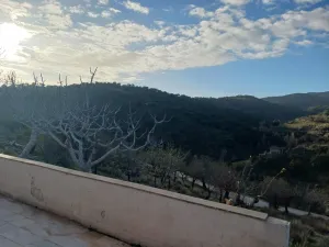 Cortijo con Amplio Terreno en Laroya Macael
