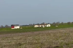 FINCA GANADERA Y DE CULTIVO CERCA DE CÁCERES