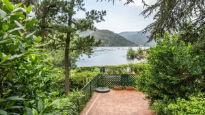 LA CASA DEL LAGO CHALET EXCLUSIVO CON ACCESO DIRECTO AL PANTANO DEL BURGUILLO Y VISTAS ÚNICAS