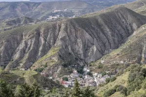 Finca rústica con casa de aperos y espectaculares vistas en Monachil