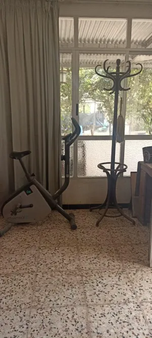 Finca rústica con vivienda y naves sobre parcela de 5.562 m2 en Elche