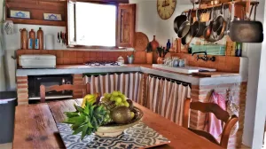 Preciosa casita rustica con vistas al mar.