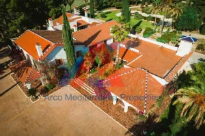 Finca ecuestre de estilo Mediterráneo.