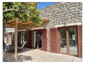 Encantadora Finca Rústica Reformada con Licencia Turística en el Corazón de la Serra de Tramuntana