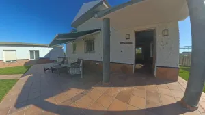 ✨🏡 Gran oportunidad de inversión — Finca Rústica con casa en venta en Aguadulce, Rota | 2.800 m2 terreno, 209 m2 vivienda reformada | Ref: DLR00095