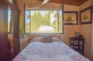 Preciosa casita rustica con vistas al mar.