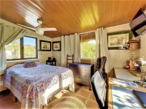 Preciosa casita rustica con vistas al mar.