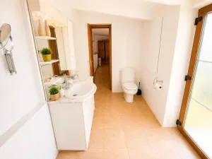Finca rústica en Manacor con apartamento independiente, piscina, licencia ETV y absoluta tranquilidad