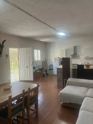 Finca rústica con nave y vivienda