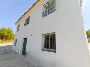 Finca Rústica con muchos metros de casa