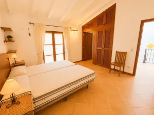 Finca rústica en Manacor con apartamento independiente, piscina, licencia ETV y absoluta tranquilidad