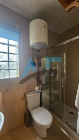 OPORTUNIDAD EN TOÉN: Casa de piedra con gran potencial