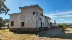 Propriedade com casa à venda na Serra de Gredos
