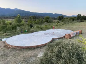 Finca rústica de 2ha con luz, pozo y rio