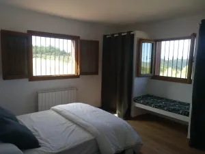 Finca agrícola con coto de caza y masia