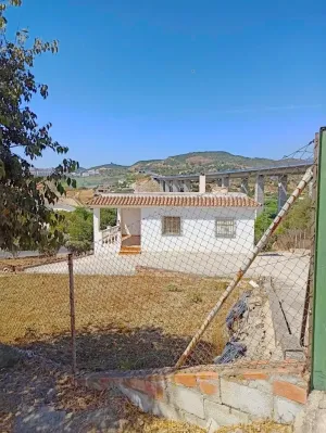 Finca Rústica con muchos metros de casa