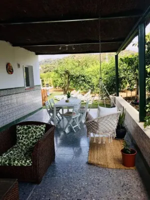 Finca rustica con casa reformada de 110m2. Estepona.