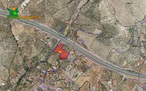 Finca rústica en Peligros con muy buen acceso.