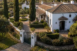 ^**^ACTIVO PATRIMONIAL ÚNICO EN ESPAÑA –4.500 HECTÁREAS DE DEHESA, CAZA, RECURSOS NATURALES Y EXPLOTACIÓN AGROFORESTAL^**^